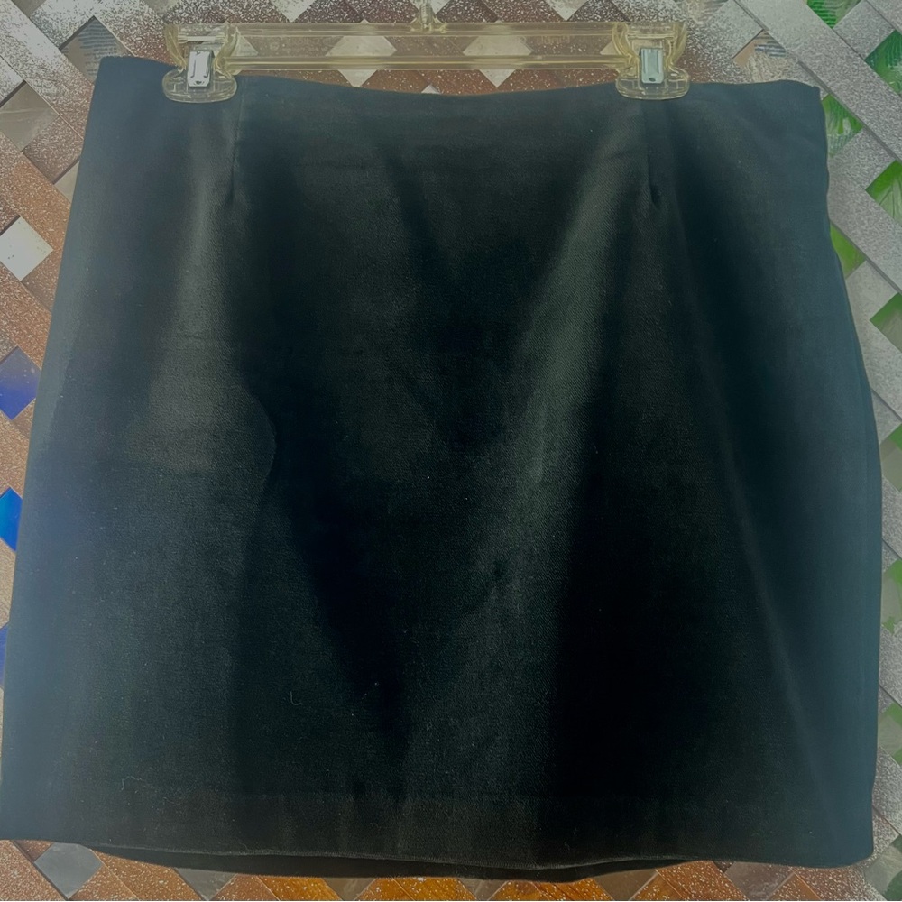 Classic Black Women's Mini Skirt